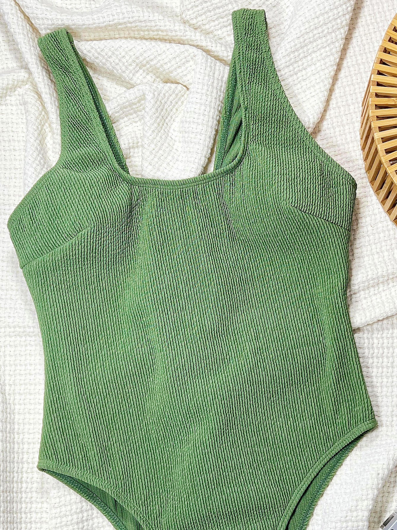 Traje de baño sencillo de una pieza para mujer