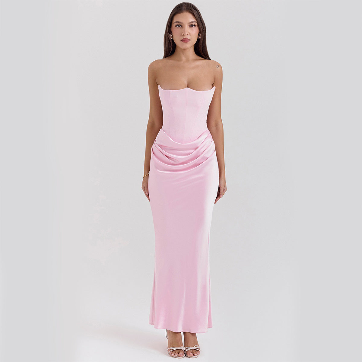 Vestido largo y ajustado para ella