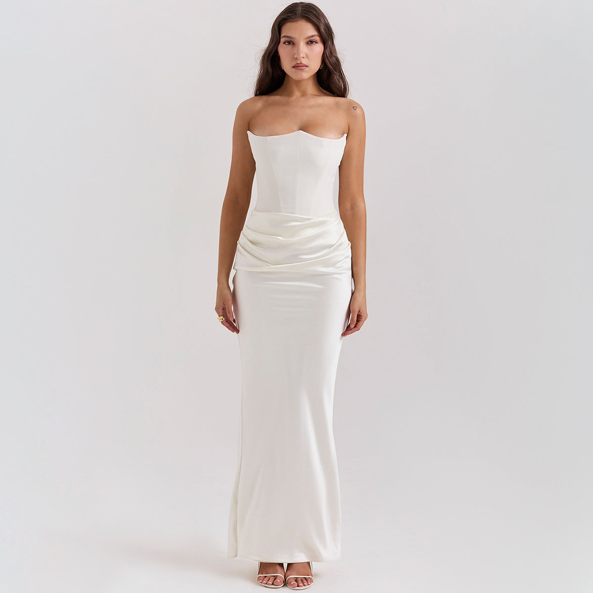 Vestido largo y ajustado para ella