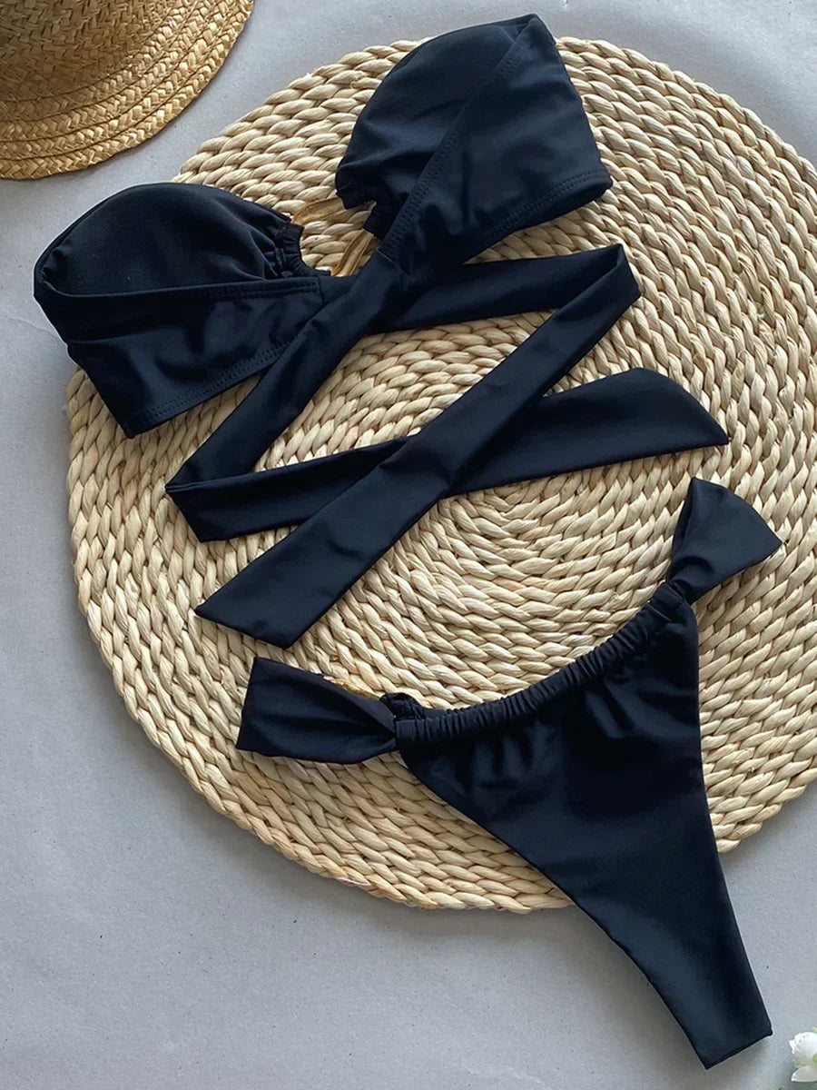 Bikini con anillos de metal para mujer
