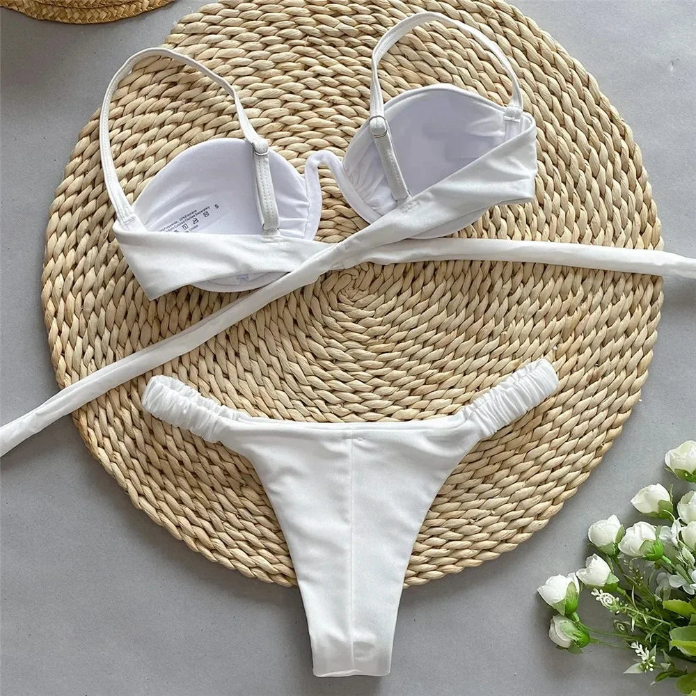 Bikini estilo brasileño hecho para chicas de playa españolas