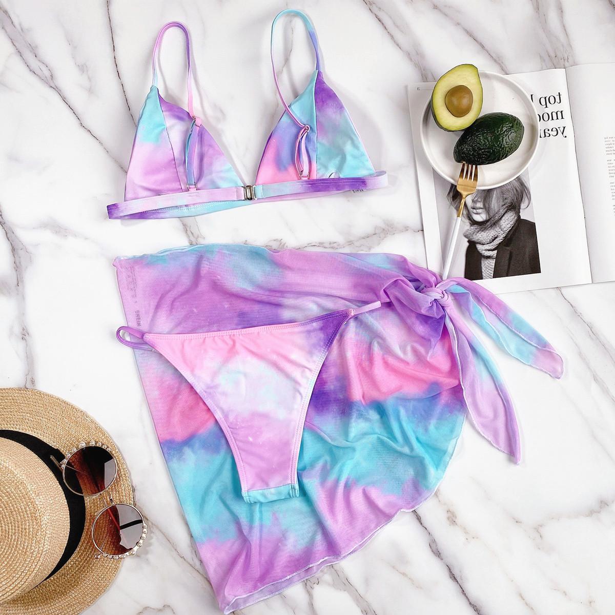 Conjunto de bikini triangular rosa y morado