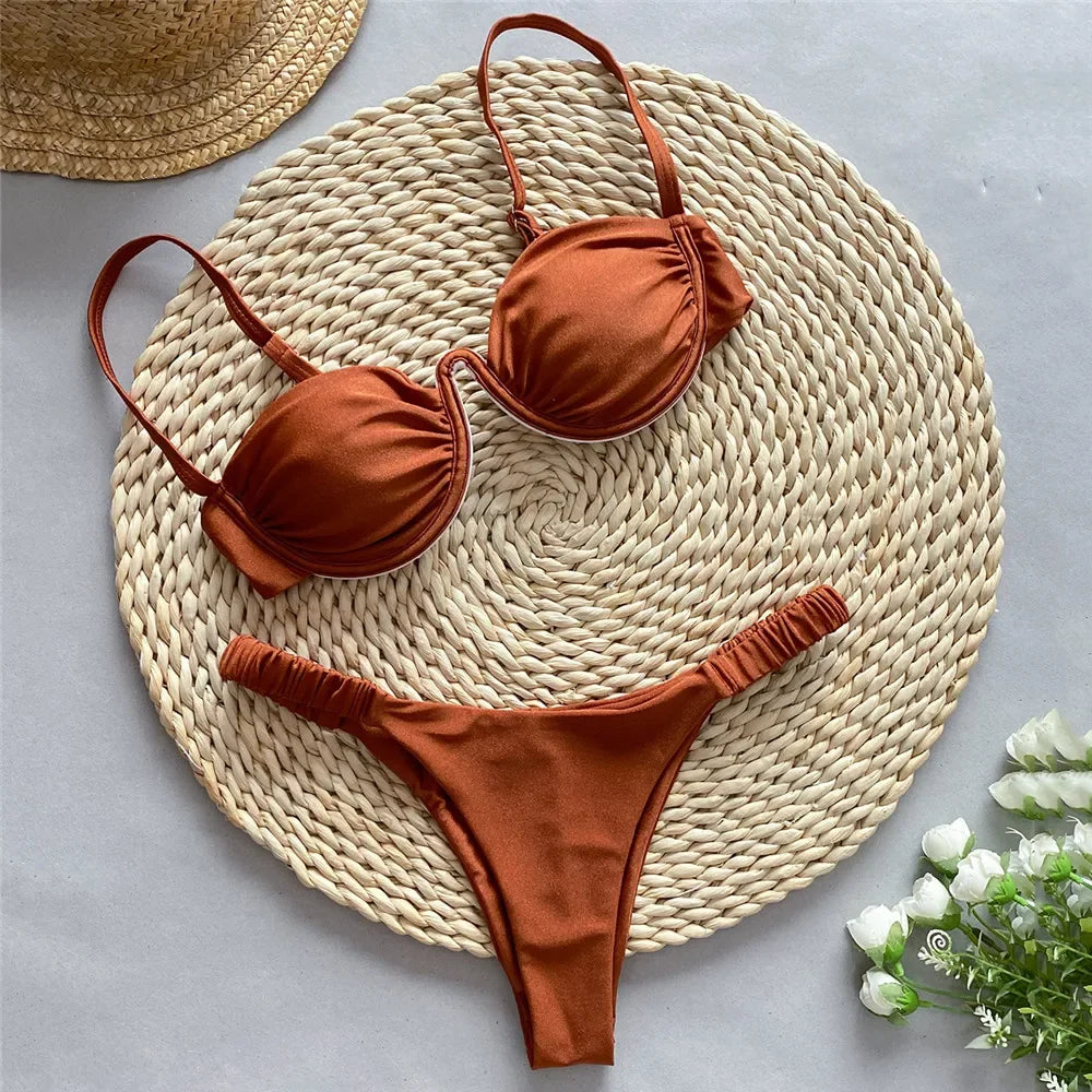 Bikini estilo brasileño hecho para chicas de playa españolas