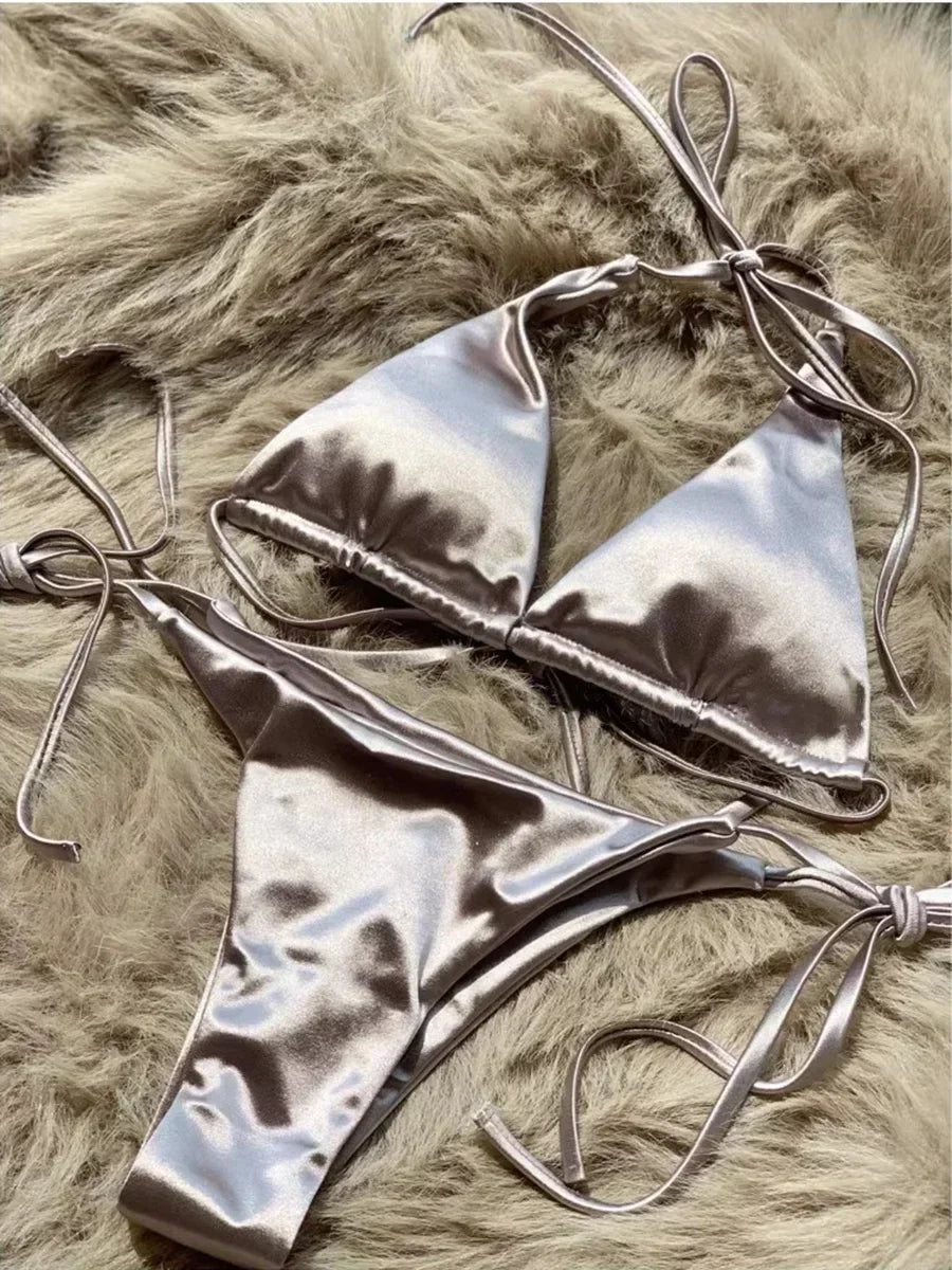 Bikini brasileño de satén para ella