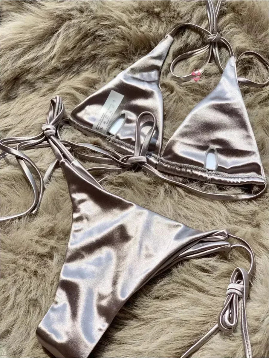 Bikini brasileño de satén para ella