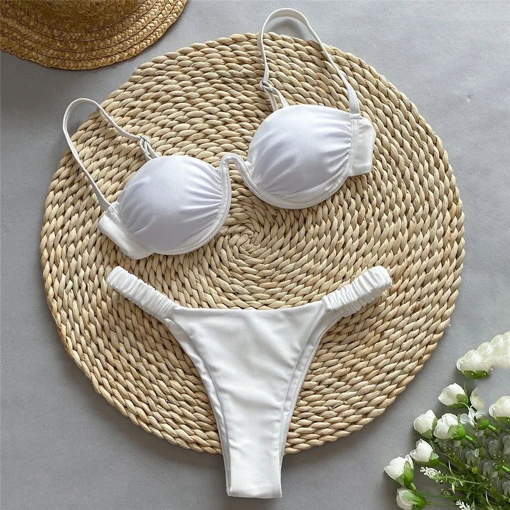 Bikini estilo brasileño hecho para chicas de playa españolas