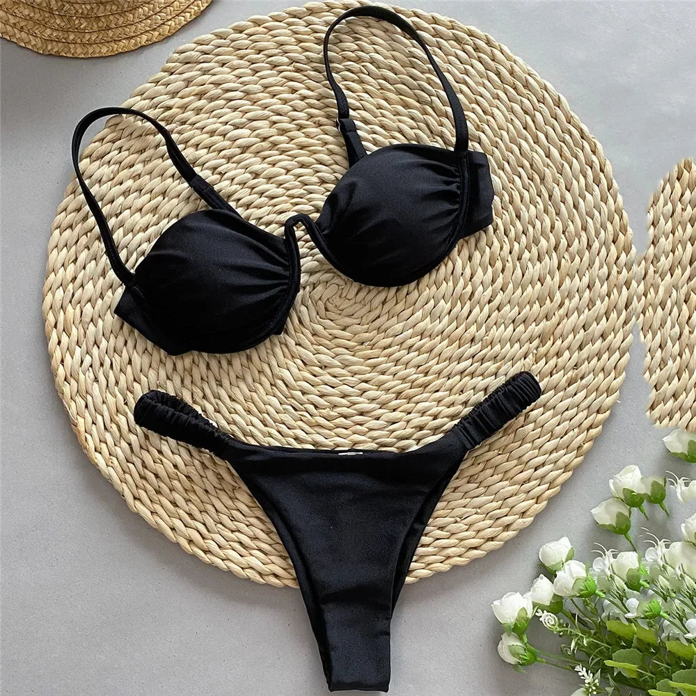 Bikini estilo brasileño hecho para chicas de playa españolas