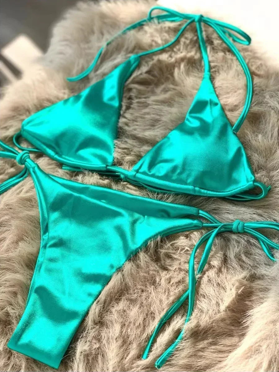 Bikini brasileño de satén para ella