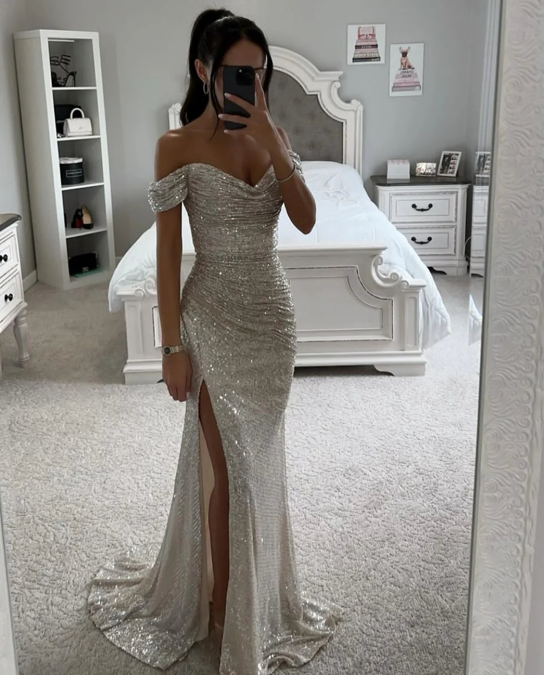 Vestido con abertura brillante para dama de honor